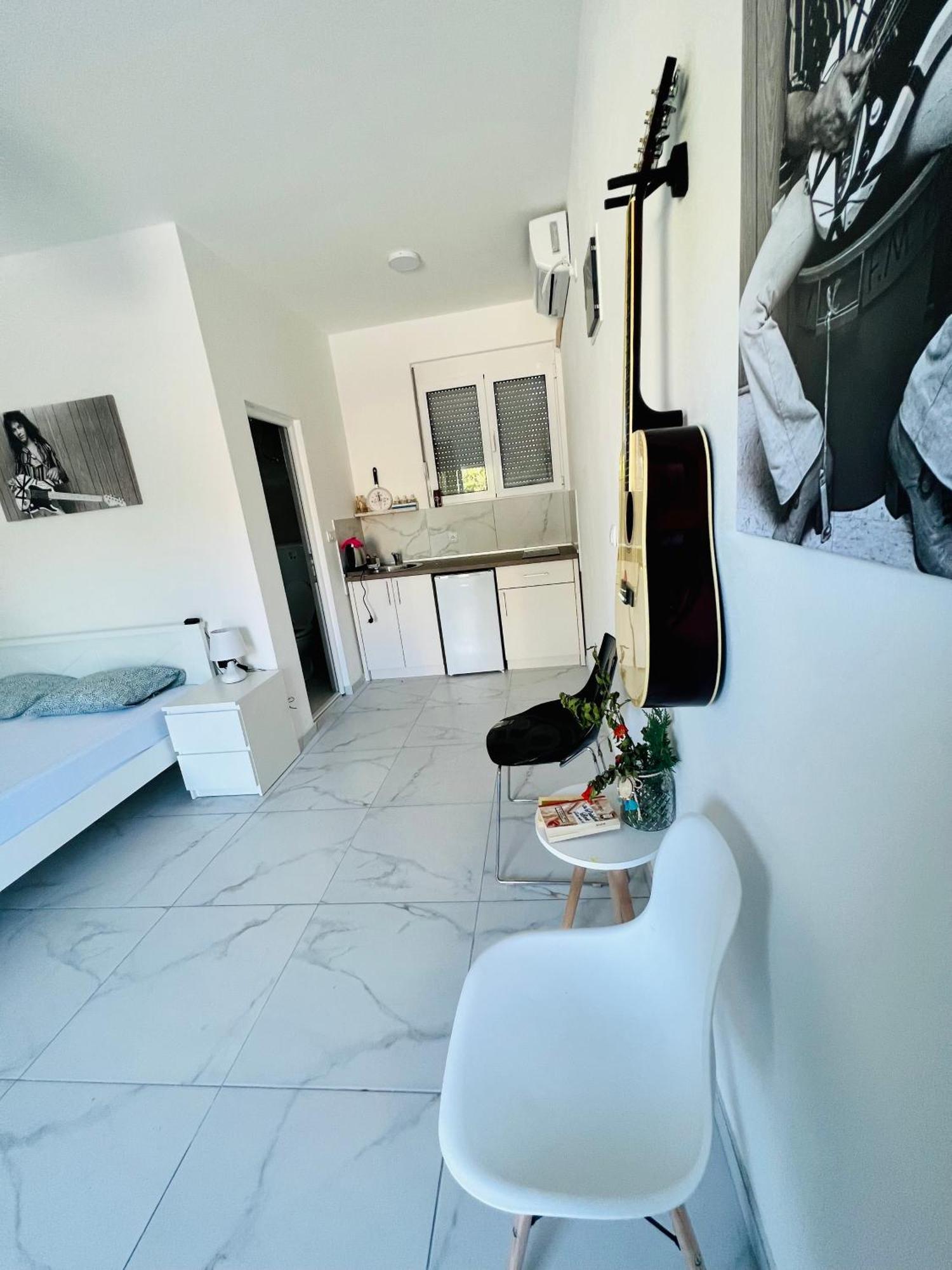 Apartments Mia Patria Ülgün Dış mekan fotoğraf